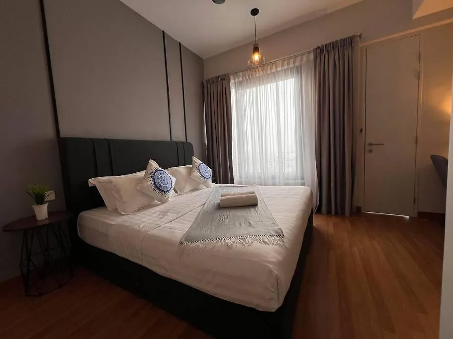 Appartamento Tropicana 218 Spacious Luxury City 3Bedroom 3 Car Park 11Pax George Town