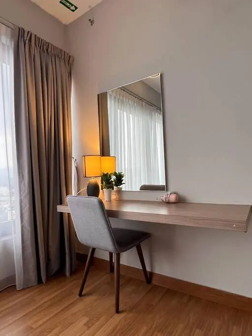 Tropicana 218 Spacious Luxury City 3Bedroom 3 Car Park 11Pax George Town