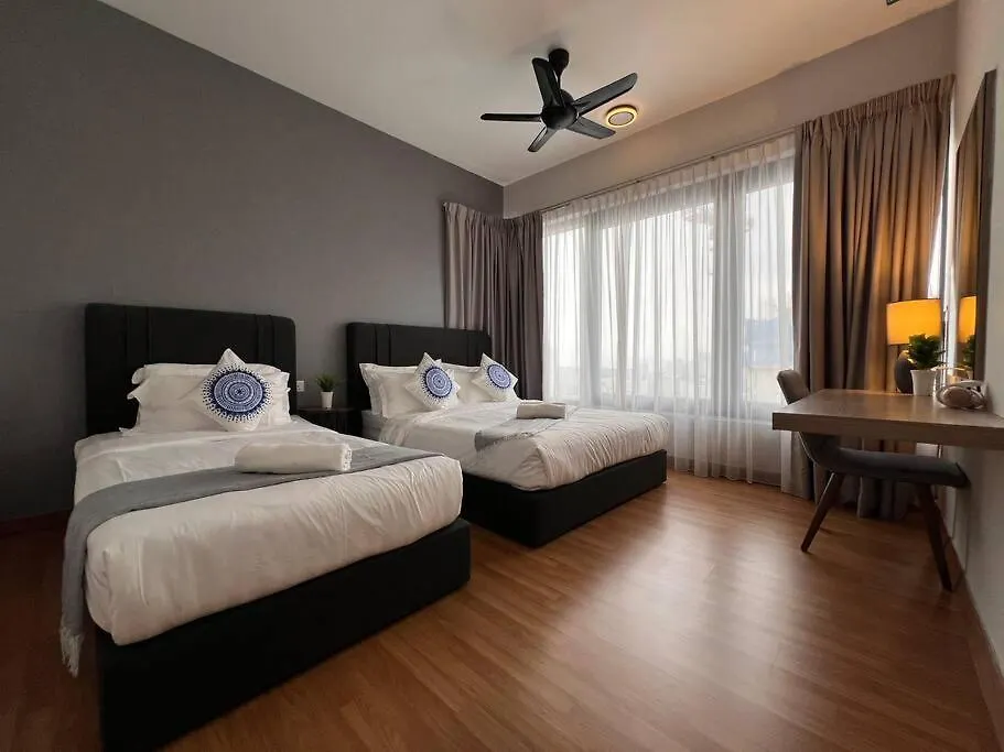 Tropicana 218 Spacious Luxury City 3Bedroom 3 Car Park 11Pax George Town