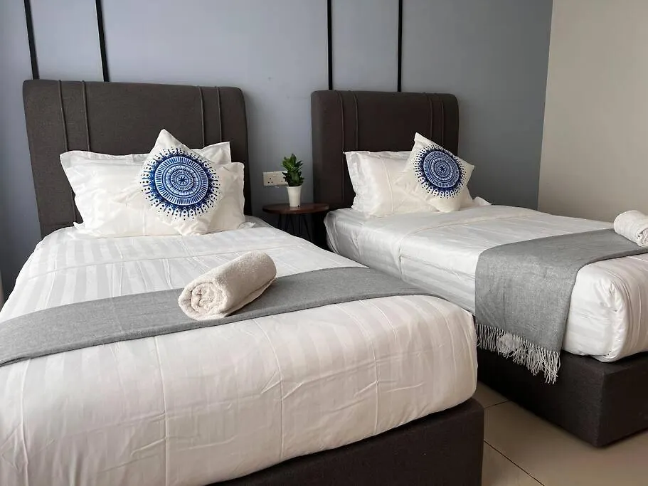 Appartamento Tropicana 218 Spacious Luxury City 3Bedroom 3 Car Park 11Pax George Town