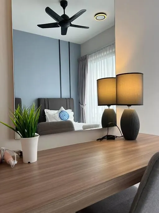 Appartamento Tropicana 218 Spacious Luxury City 3Bedroom 3 Car Park 11Pax George Town