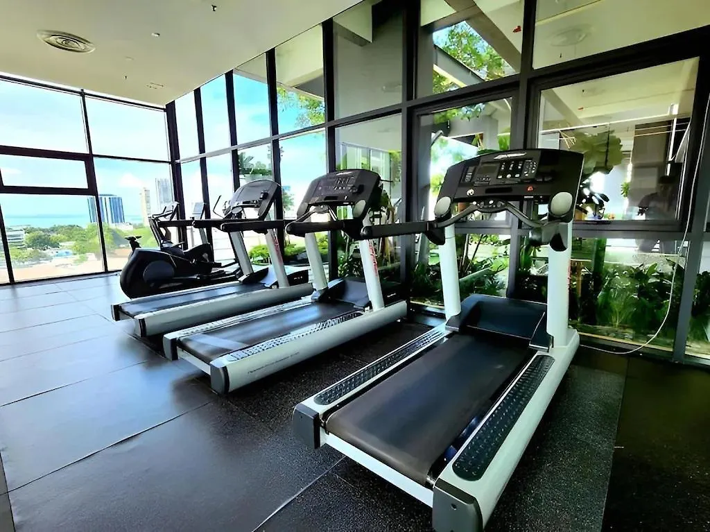 Appartamento Tropicana 218 Spacious Luxury City 3Bedroom 3 Car Park 11Pax George Town